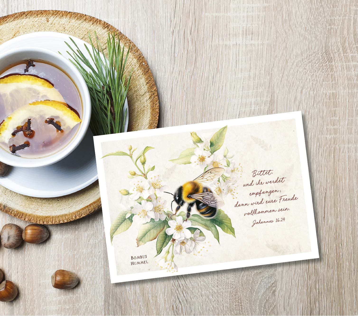 Postkarte Hummel an Blüten -  (14,8 x 10,5 cm)