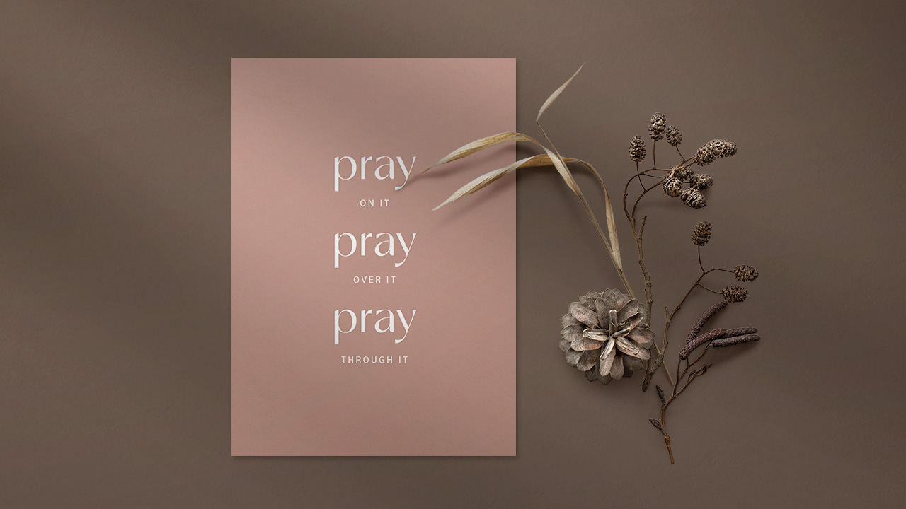 Postkarte Pray on it -  (10,5 x 14,8 cm)