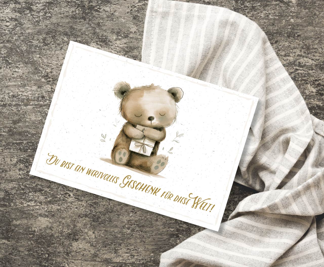 Postkarte Bär mit Geschenk -  (14,8 x 10,5 cm)
